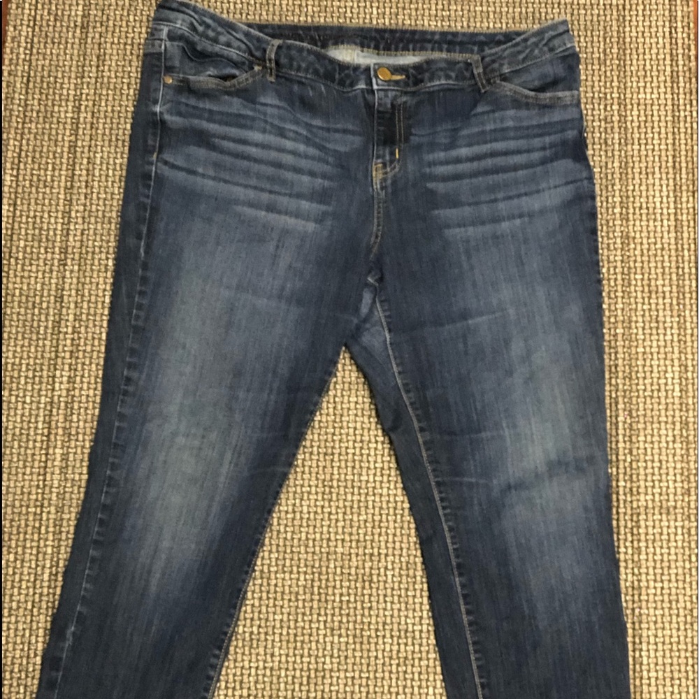 Simply Vera wang 16 good condition.